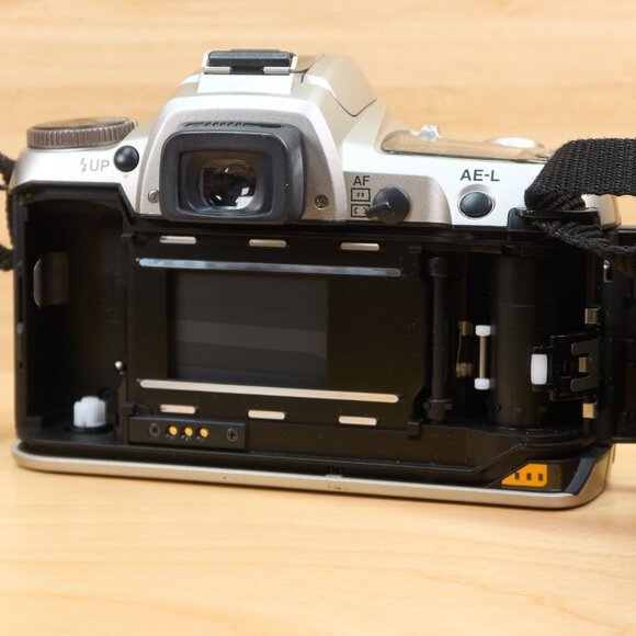 Pentax MZ-6 35mm slr Film Camera, w/ SMS Pentax FAJ 28-80mm Lens, Made in Japan - Picture 7 of 9